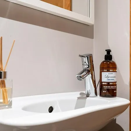 Apartmán 2br, Parking Included, Wi-fi, Next To Old Town *