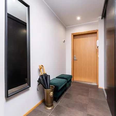 2br, Parking Included, Wi-fi, Next To Old Town Apartmán *