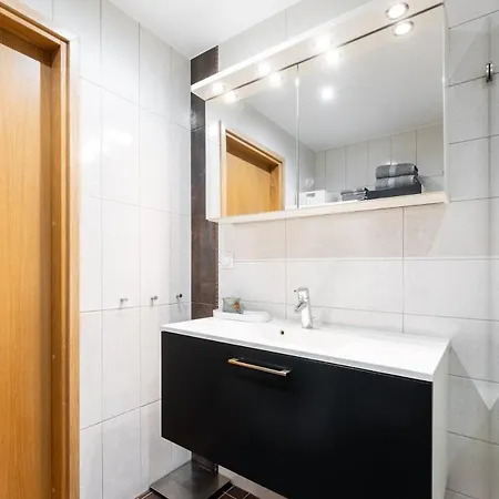 2br, Parking Included, Wi-fi, Next To Old Town Apartamento