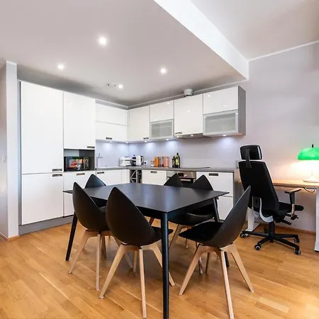 2br, Parking Included, Wi-fi, Next To Old Town Apartamento Talin