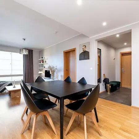 Apartamento 2br, Parking Included, Wi-fi, Next To Old Town