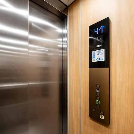 Apartman 2br, Parking Included, Wi-fi, Next To Old Town *