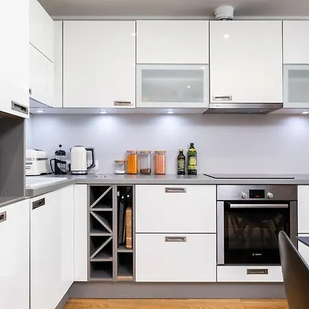 Apartamento 2br, Parking Included, Wi-fi, Next To Old Town