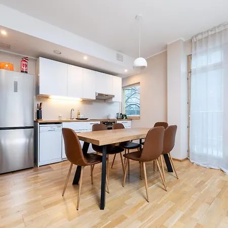 2br, Parking Included, Wi-fi, Next To Old Town Apartament *