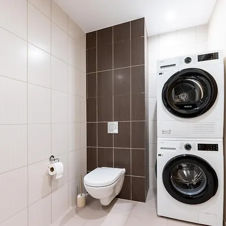 2br, Parking Included, Wi-fi, Next To Old Town