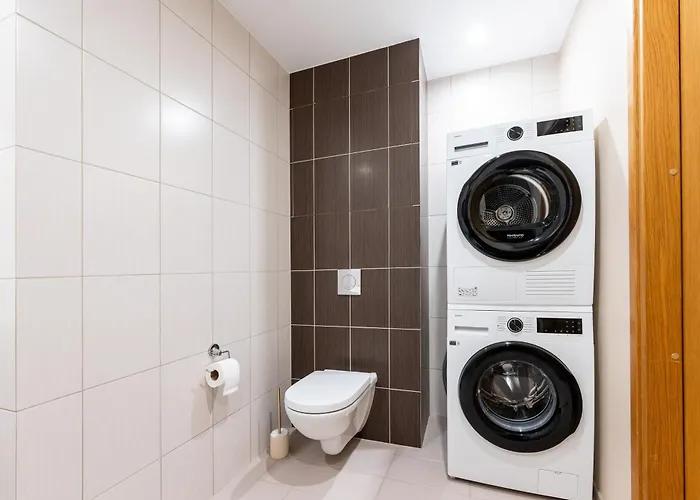 2br, Parking Included, Wi-fi, Next To Old Town