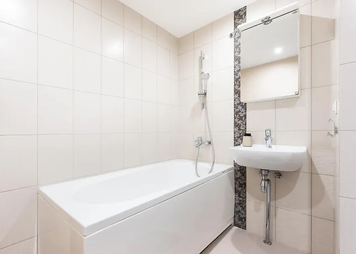 Apartment 2br, Parking Included, Wi-fi, Next To Old Town