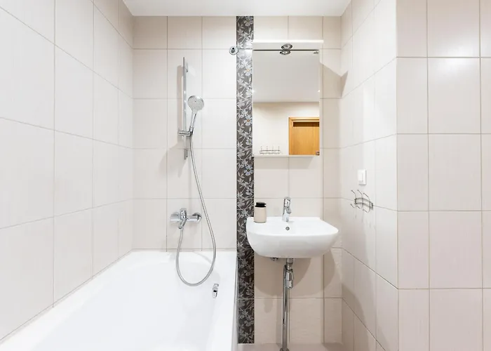 2br, Parking Included, Wi-fi, Next To Old Town Apartment *